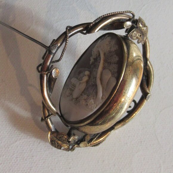 Antique, Victorian Mourning Hand Carved Shell Cameo Broach/Pendant, Swivels - Picture 5 of 10